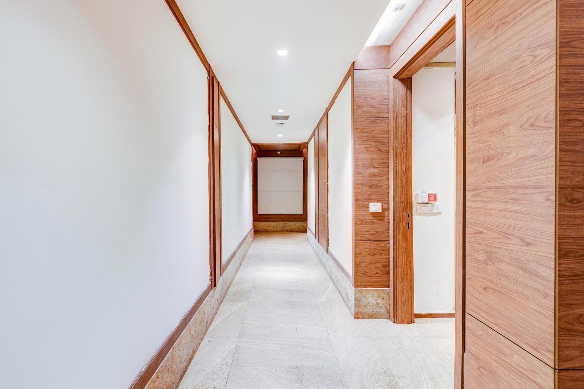 Super Townhouse Chhatarpur Near Metro Park Új-Delhi Kültér fotó
